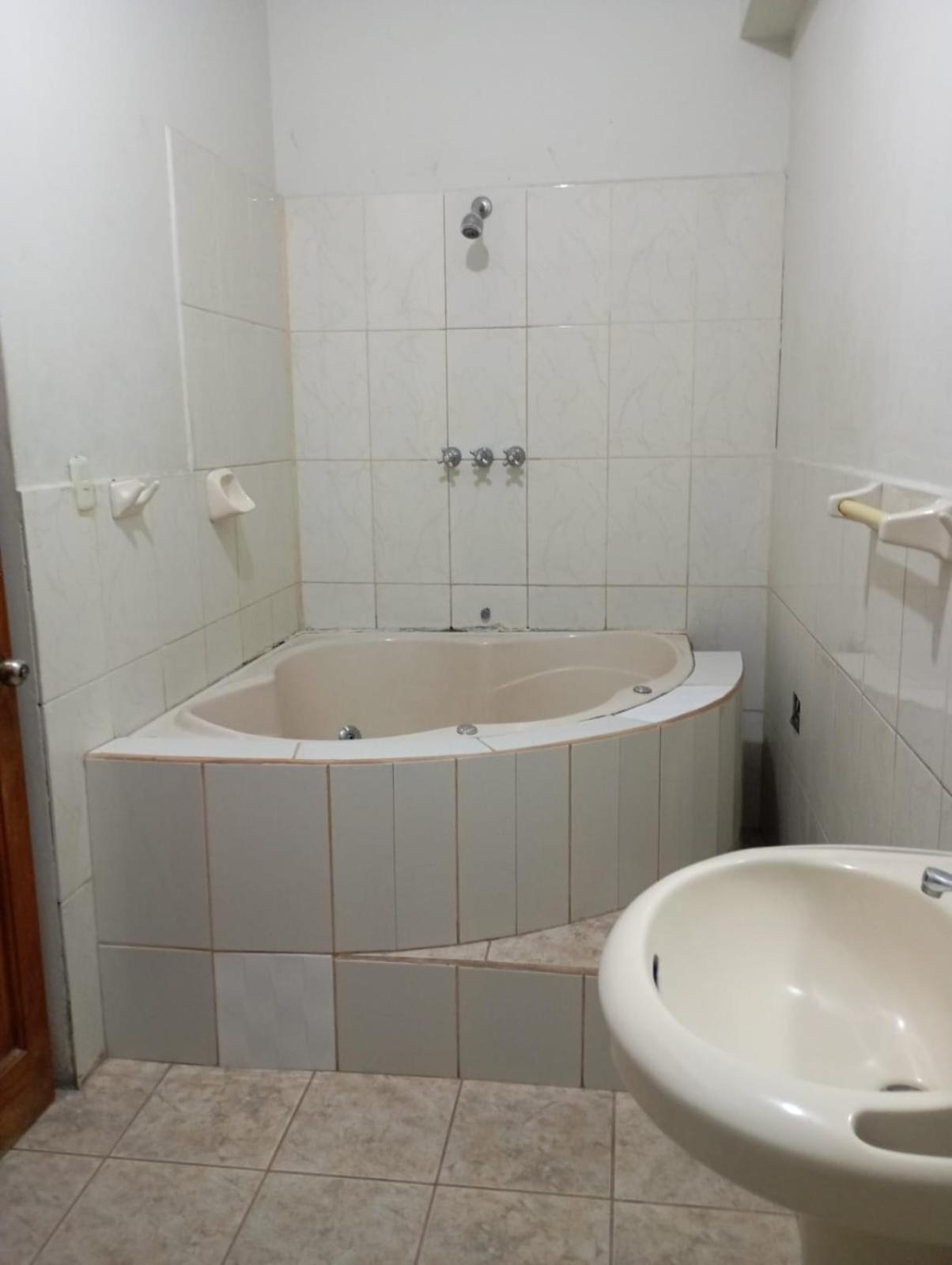 Hostal El Puerto Yurimaguas Luaran gambar